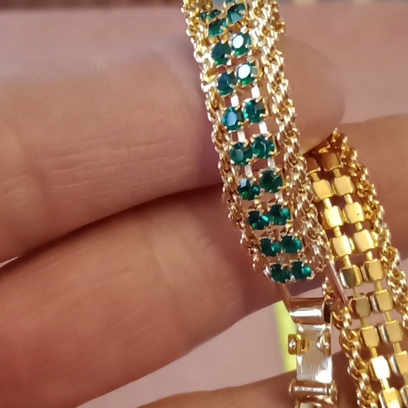 💚Emerald rhinestone #379 - Picture 2 of 10